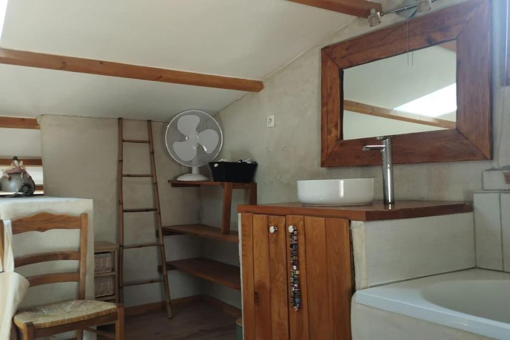 Les Toits Nyonsais Apartamento Exterior foto